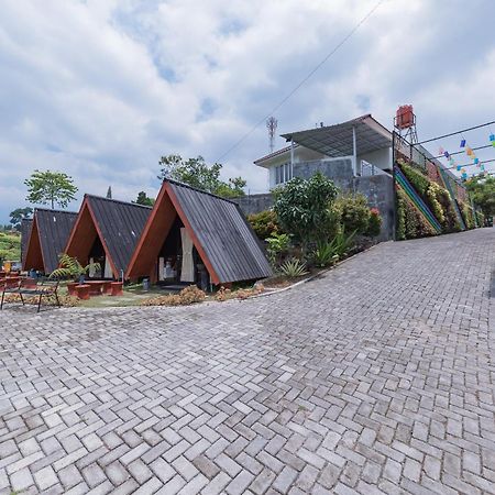 Urbanview Hotel Mamifokobo Puncak By Reddoorz Sindanglaya Экстерьер фото